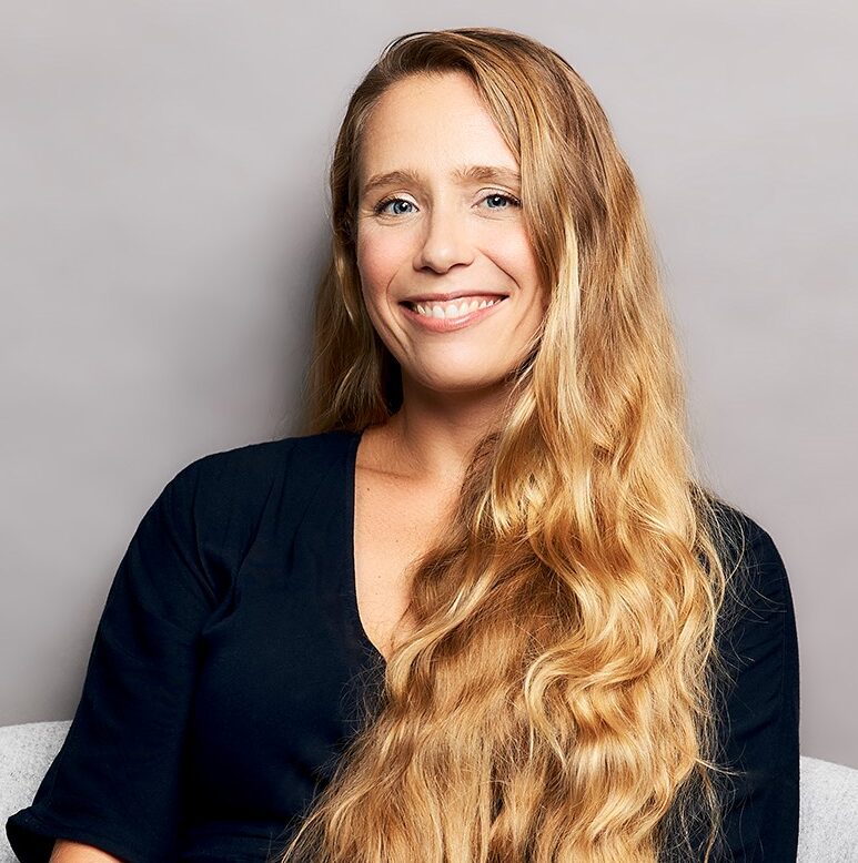 Claire McAuley Headshot